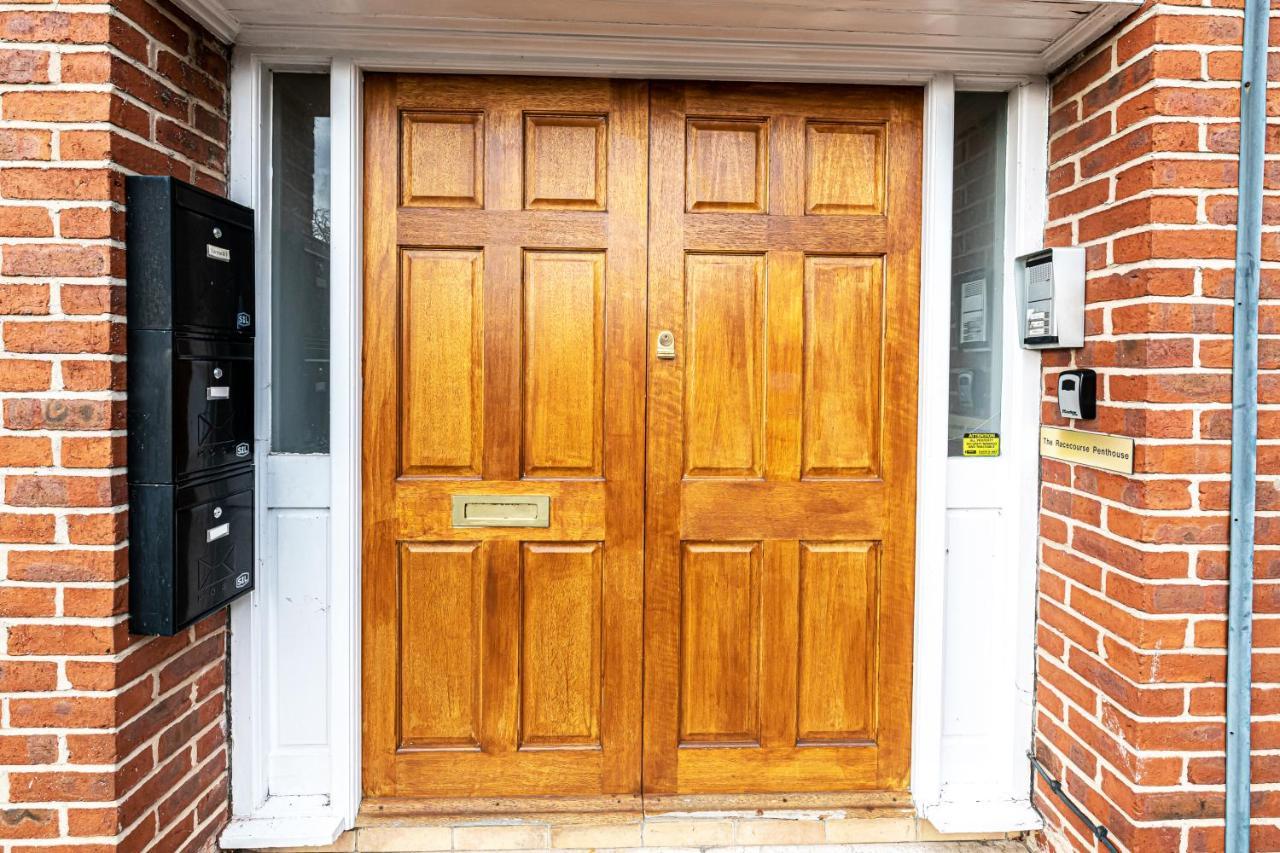 Apartment The Popular Racecourse Apartments, Sleeps 4, Free Parking *