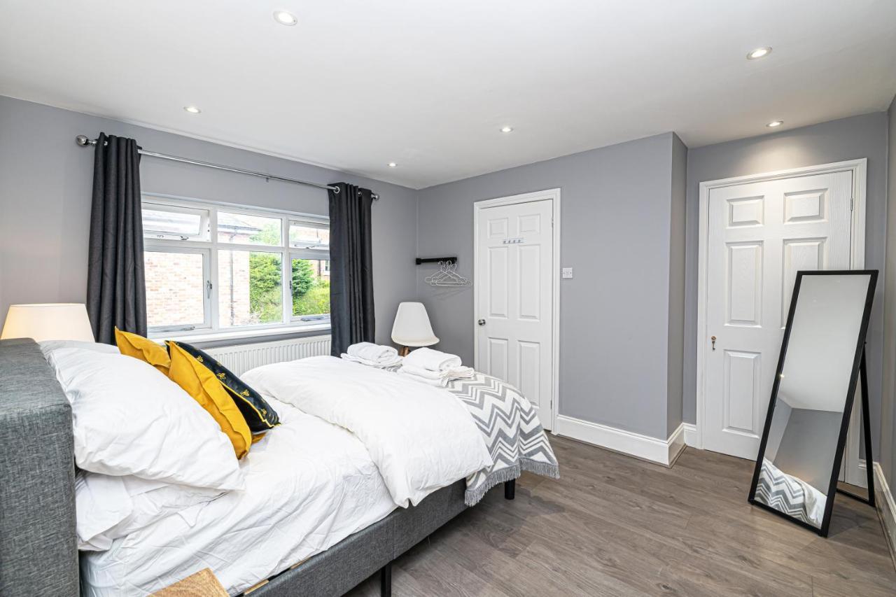 Apartment The Popular Racecourse Apartments, Sleeps 4, Free Parking Chester