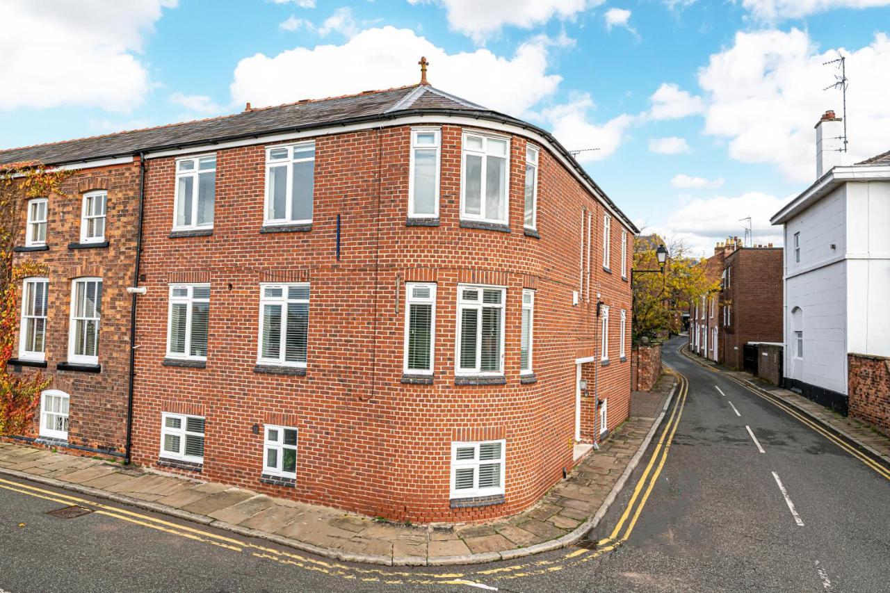 The Popular Racecourse Apartments, Sleeps 4, Free Parking Apartment Chester