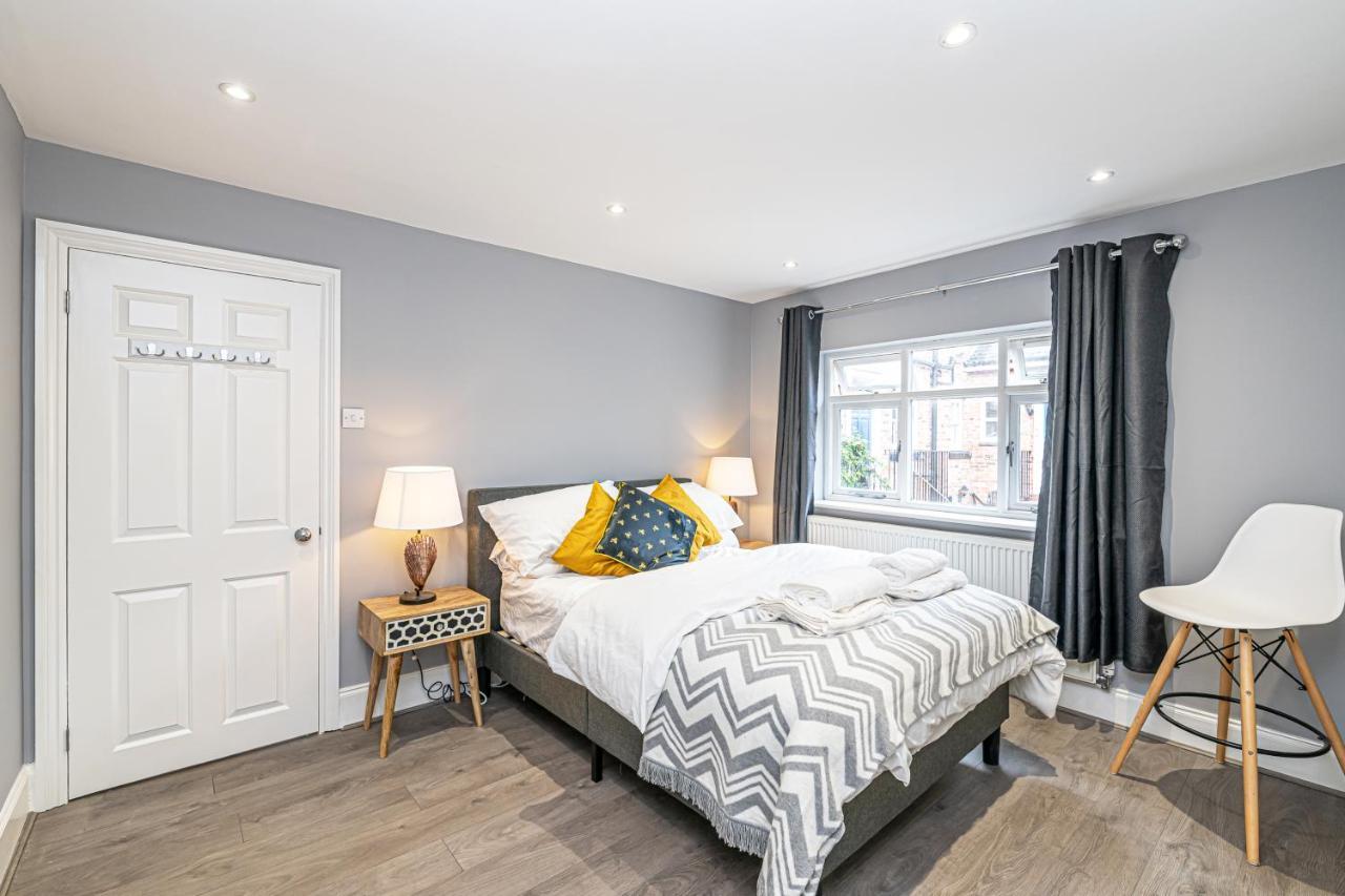 The Popular Racecourse Apartments, Sleeps 4, Free Parking * Chester