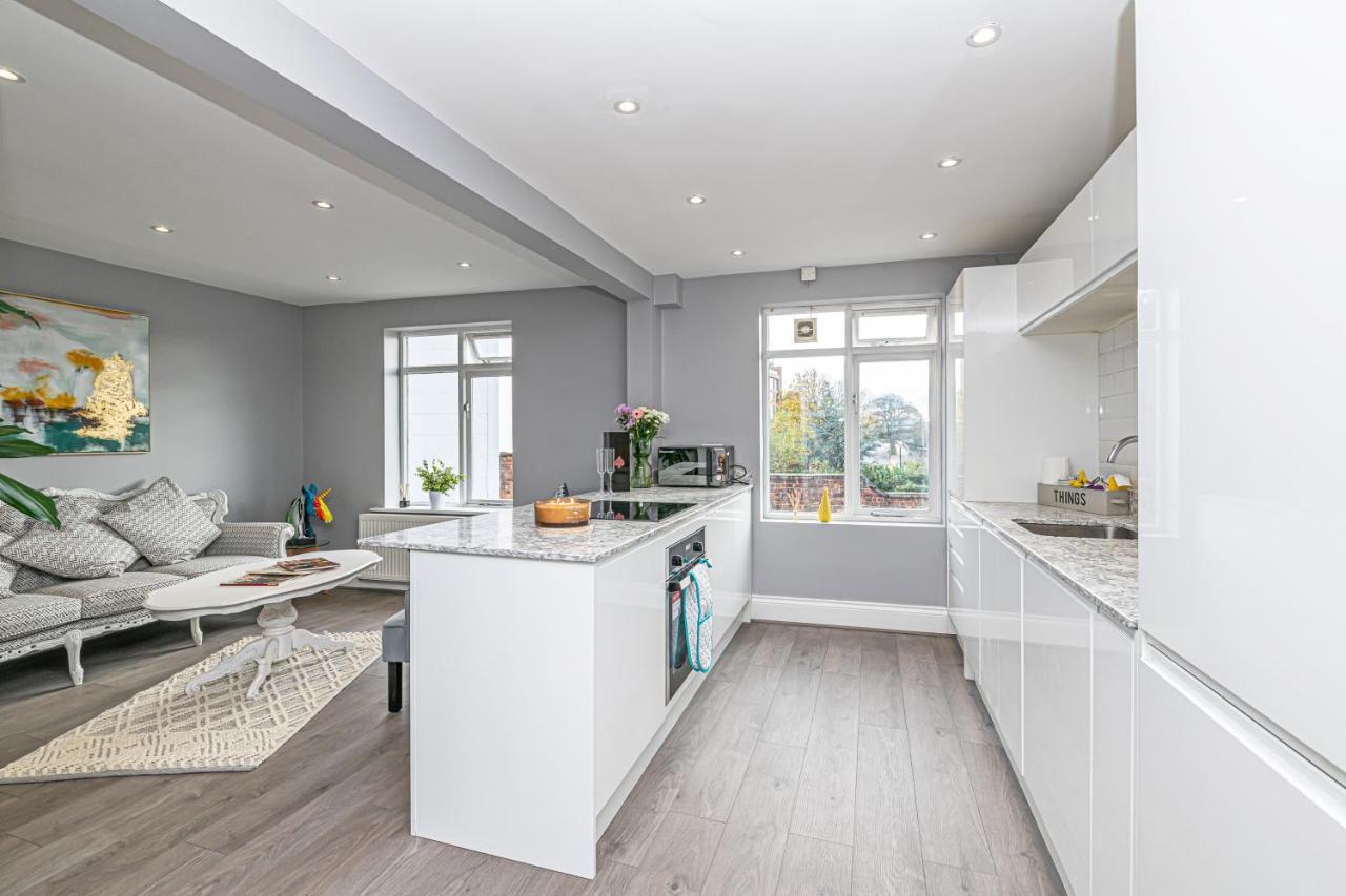 The Popular Racecourse Apartments, Sleeps 4, Free Parking Appartamento Chester